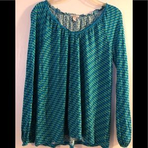 Old navy long sleeve shirt